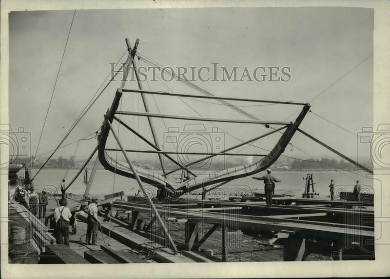 Load image into Gallery viewer, 1926 Press Photo Wooden Ships under Construction - nef39980
