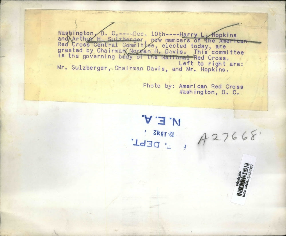 1942 Press Photo Hopkins, Sulzberger greeted by Davis after election - nef39994