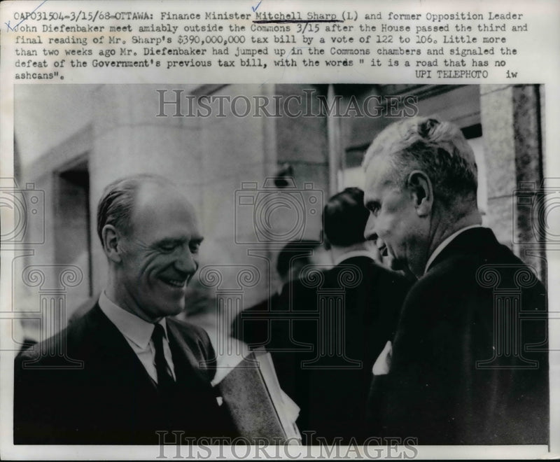 Load image into Gallery viewer, 1968 Press Photo Mitchell Sharp, John Diefenbaker at House Commons, Ottawa
