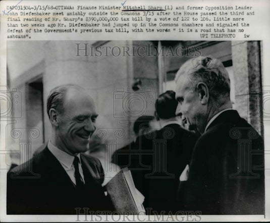 1968 Press Photo Mitchell Sharp, John Diefenbaker at House Commons, Ottawa