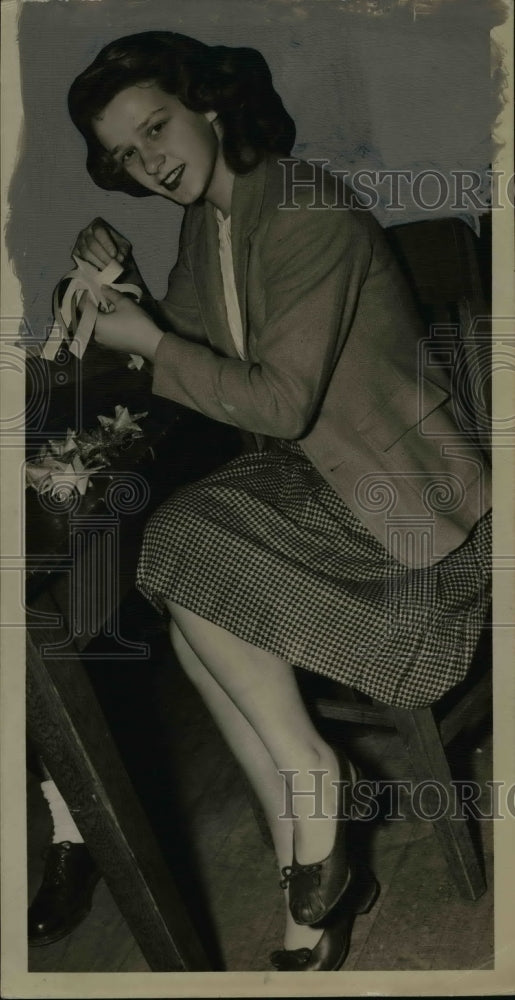 1947 Press Photo Lois Inman of Mayfield Hights Highschoool - nef40027