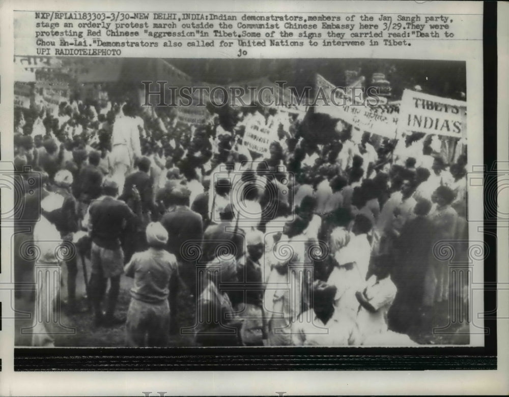 1959 Press Photo Indian Demonstrators Stage Protest Outside Communist Embassy