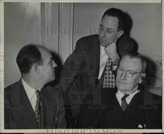 1946 Press Photo Maritime Unions Merge: Nat. Maritime Union, and Engineer Assoc.