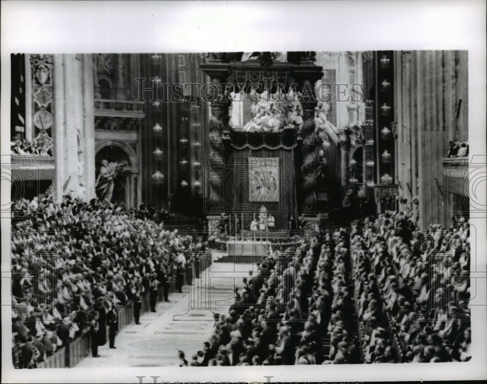 1963 Press Photo Pope Paul VI during solemn gathering of Ecumenical Council