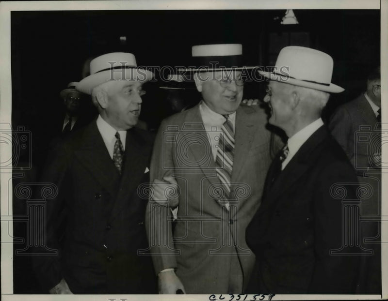 Load image into Gallery viewer, 1934 Press Photo Senators Wallace White, Warren Austin &amp; Simeon Bess at Conventi
