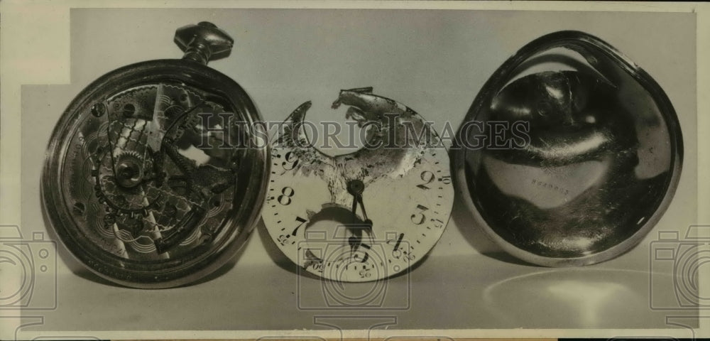 1932 Press Photo Wrecked Watch Walter Terry Carried Over Heart in Vest Pocket- Historic Images