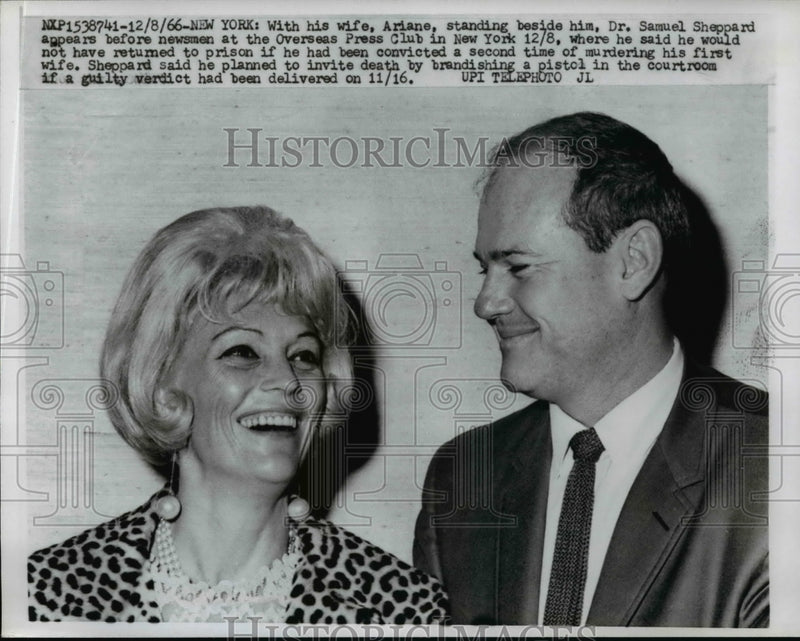 Load image into Gallery viewer, 1966 Press Photo Samuel Sheppard &amp; Wife Appear Before Newsmen at Overseas Club

