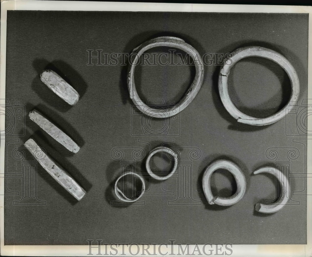 1968 Press Photo Gold Objects discovered by Harry Cox, Bermuda - nef40492
