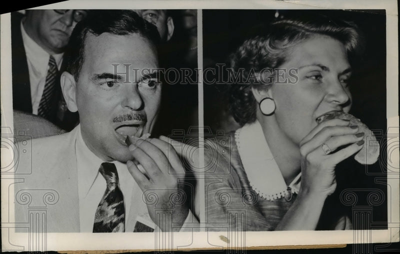 Load image into Gallery viewer, 1952 Press Photo Thomas E. Dewey, Mrs. John A. Prather at Republican Convention
