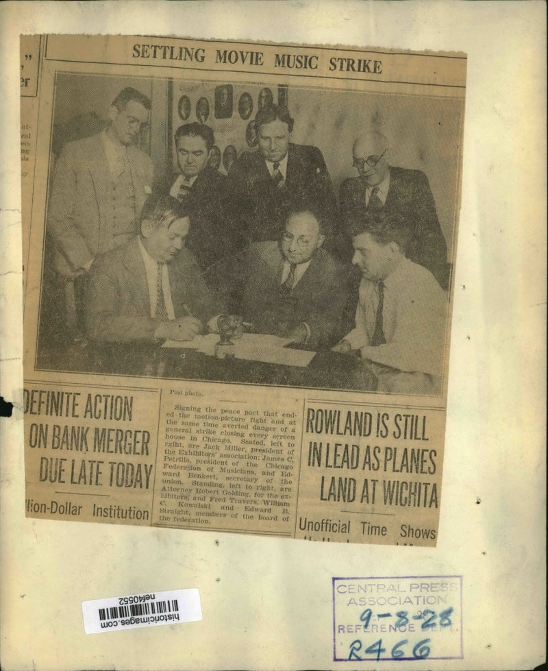 Load image into Gallery viewer, 1928 Press Photo Motion Picture Strike Peace Pact Signed by Officials
