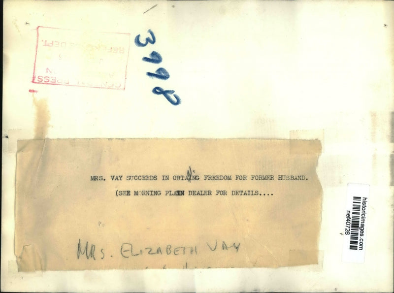 Load image into Gallery viewer, Press Photo Mrs. Elizabeth Vay succeeds in obtaining freedom for former husband
