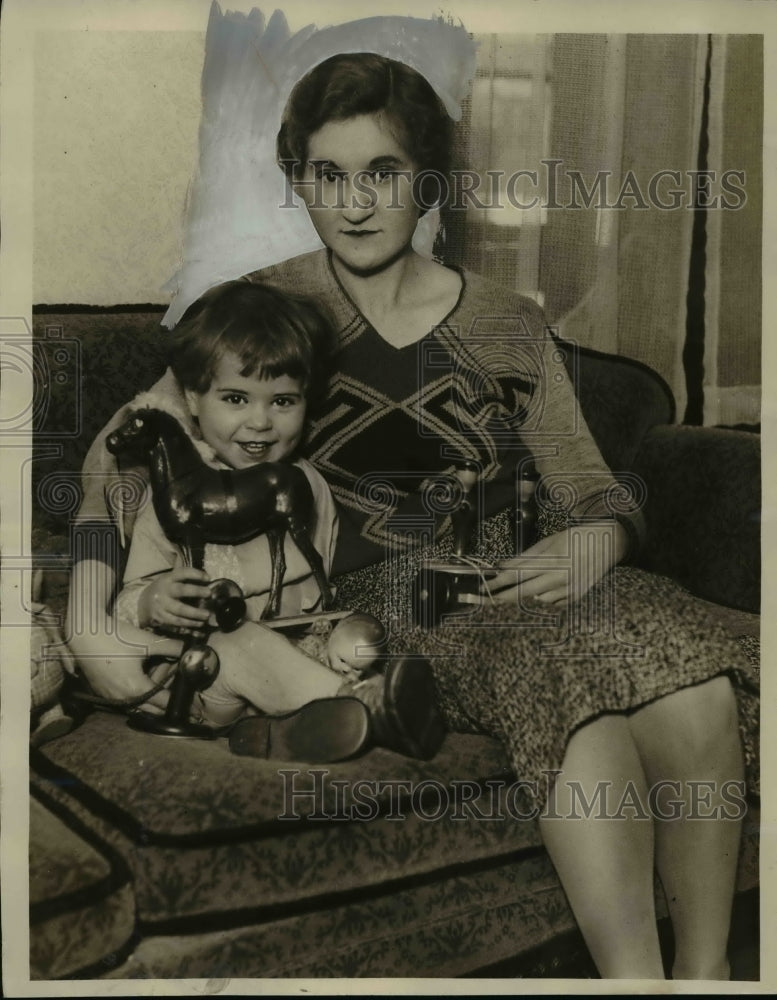 1931 Press Photo Jimmy a ward of the Child Welfare Board is a Practice Baby