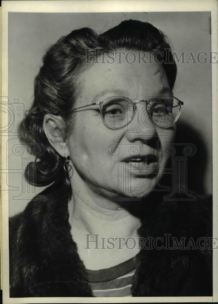 1945 Press Photo Mrs. Marie Williams adds testimony to "Bluebeard" case