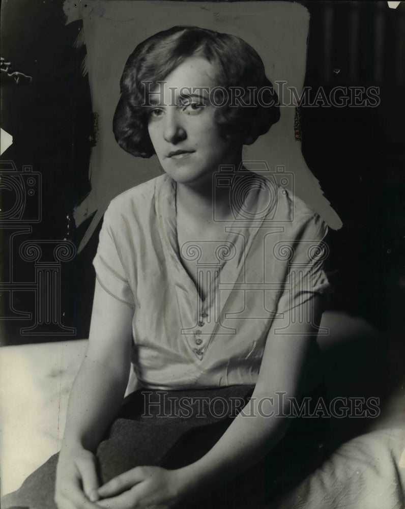 1927 Press Photo Mrs. William E. Mitchell Wife of the Cat Bandit - nef40883