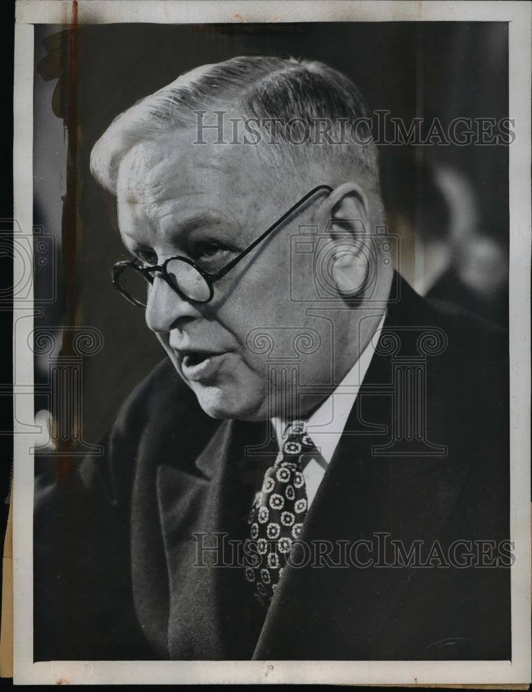 1946 Press Photo R/Adm.Husband E.Kimmel reads statement at Pearl Harbor Probe