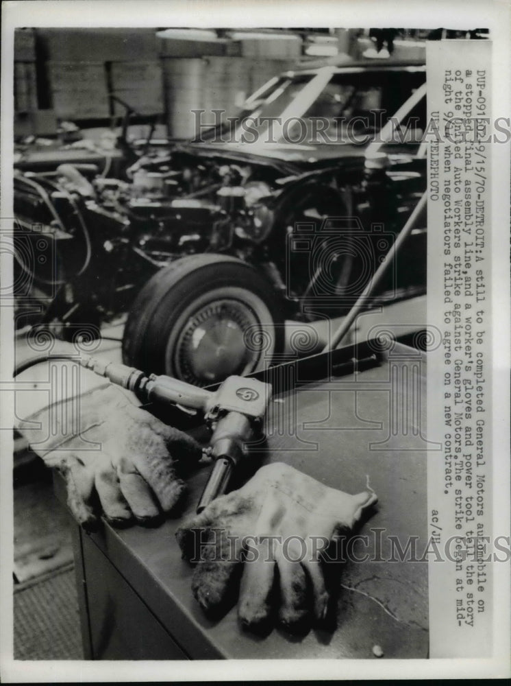 1970 Press Photo General Motors Car/Automobile on Assembly Line, Detroit
