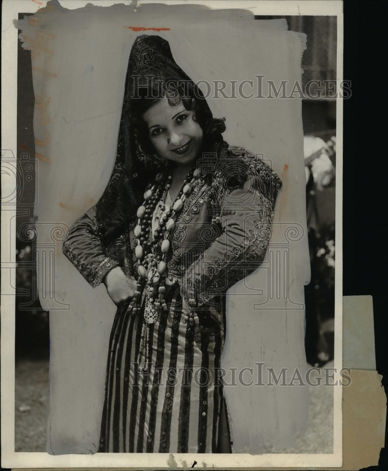 Load image into Gallery viewer, 1930 Press Photo Rita Bell, Primera Cantarina of Los Angeles 149th Birthday Fest
