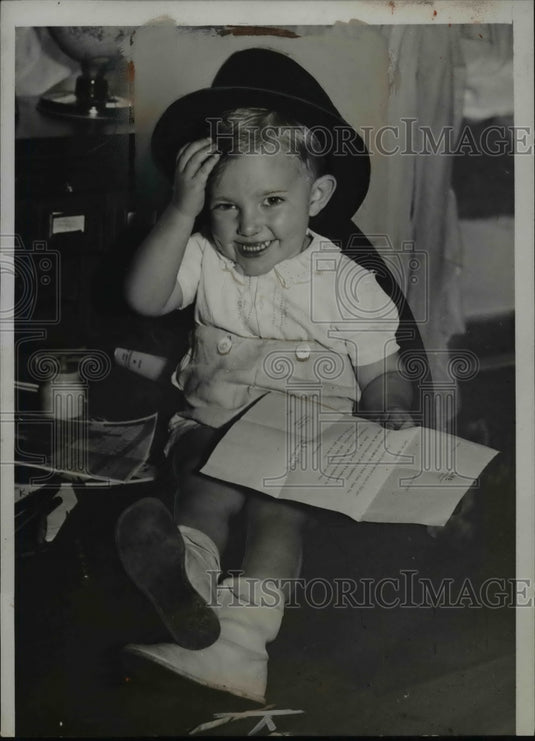 1938 Press Photo William Olive 2,Received Summons by Mail Ordering Him to Court