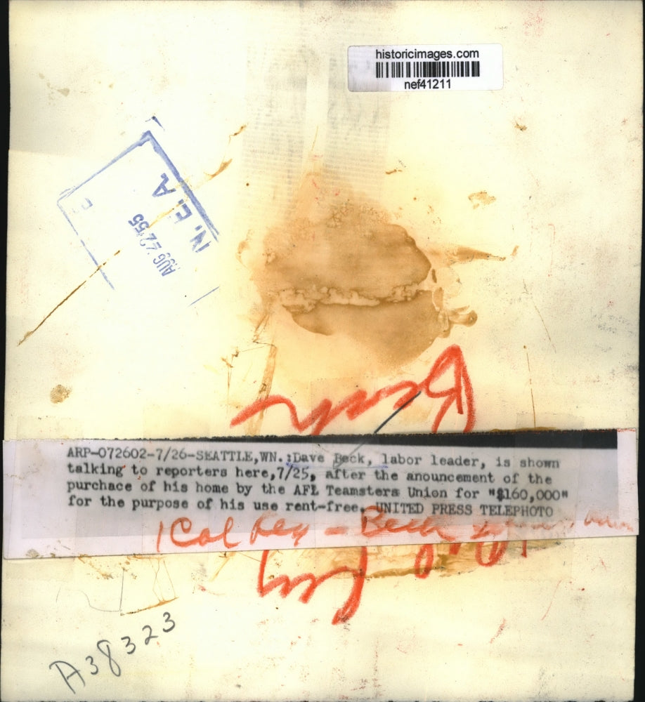 1955 Press Photo Dave Beck Talking to Reporters, Seattle, Washington - nef41211