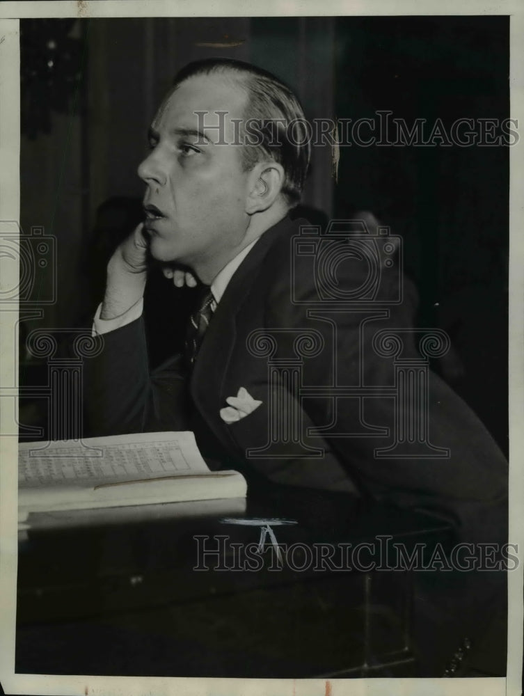 Load image into Gallery viewer, 1934 Press Photo Ernest Smoot at Senate Airmail Hearing, Washington, D.C.
