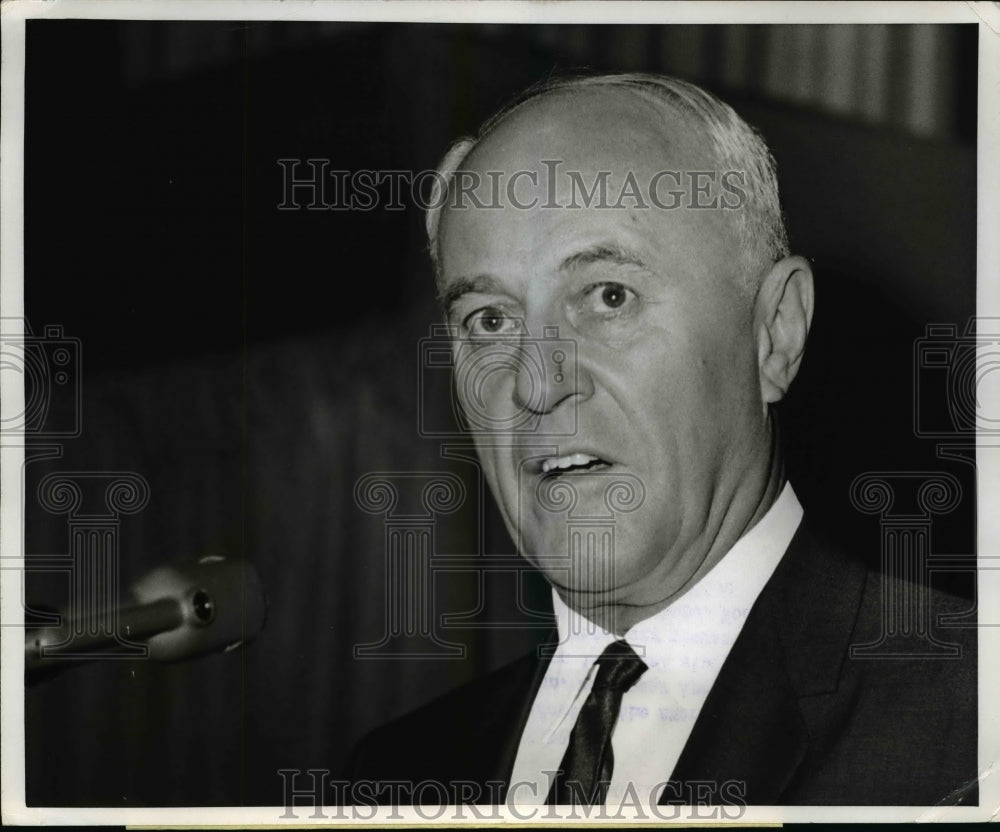 1967 Press Photo J. Howard Wood Announcing ANPA Study - nef41302