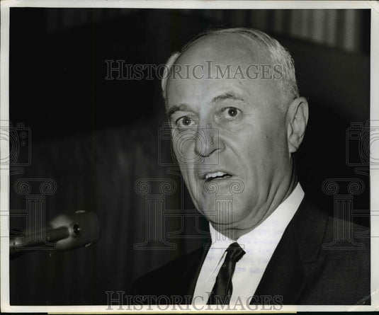 1967 Press Photo J. Howard Wood Announcing ANPA Study - nef41302