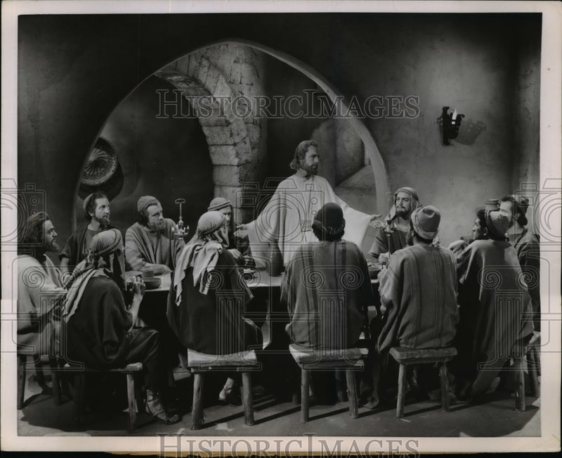 Load image into Gallery viewer, 1954 Press Photo Robert wilson as Jesus Christ in "Day of Triumph" Movie
