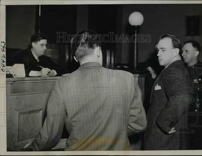 Load image into Gallery viewer, 1938 Press Photo Raymond Ickes in Court for Speeding, Evanston, Illinois
