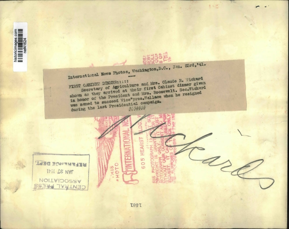 1941 Press Photo Secy of Agricul & Mrs Claude R Wickard Arrive at Cabinet Dinner