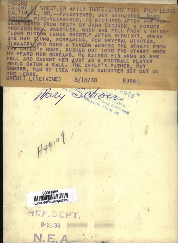 1938 Press Photo Mary Schorr saved by wrestler from three story fall from ledge