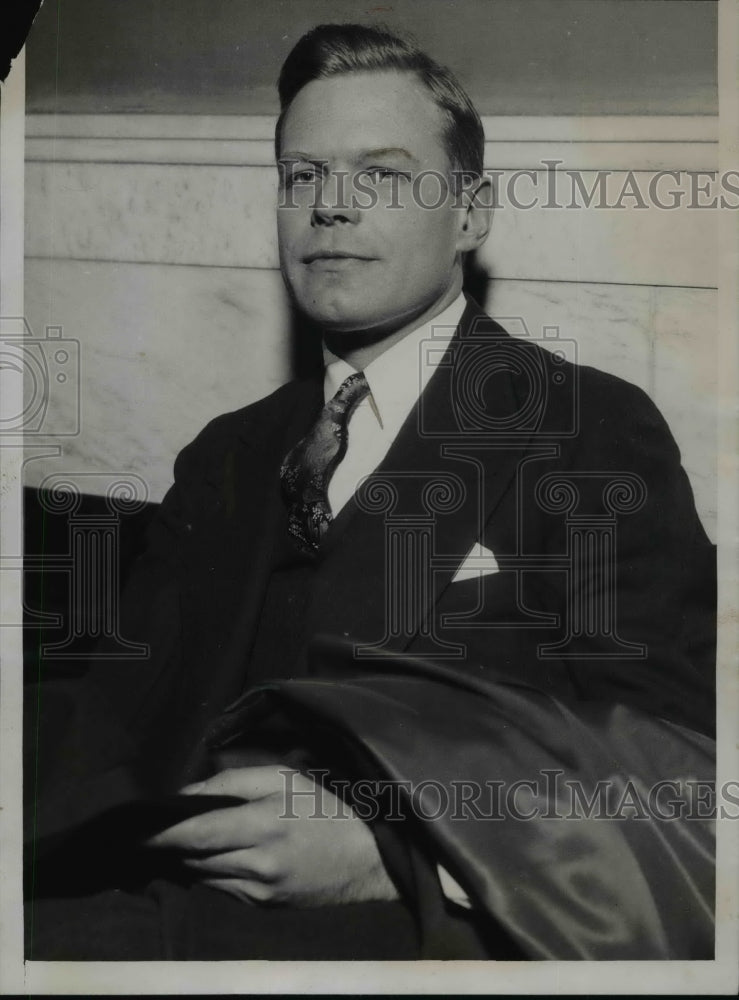 Load image into Gallery viewer, 1935 Press Photo Frank Parish in Federal Court for mail fraud - nef41672
