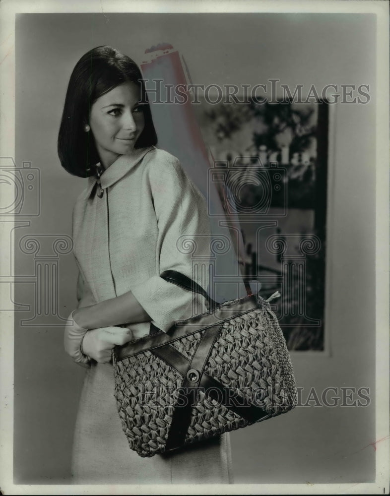 1965 Press Photo Purse/Handbag - nef41754