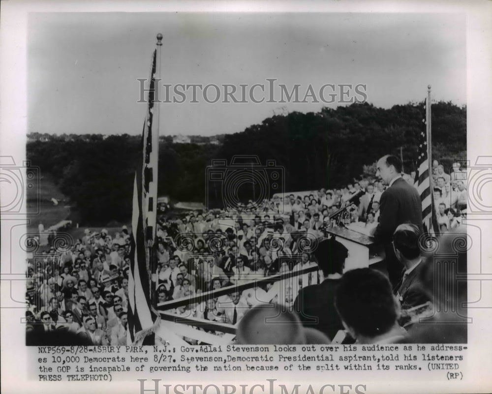 1952 Press Photo Adlai Stevenson Speaking at Asbury Park, New Jersey - nef41773