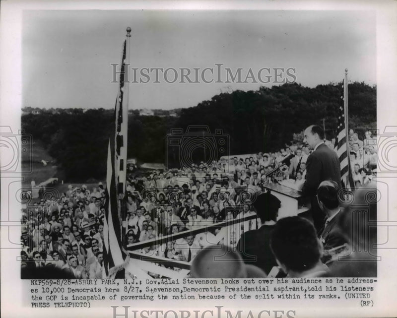 Load image into Gallery viewer, 1952 Press Photo Adlai Stevenson Speaking at Asbury Park, New Jersey - nef41773
