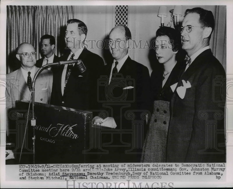 Load image into Gallery viewer, 1953 Press Photo Jake Arvey Conferring at Meeting of Delegates Democratic Comm
