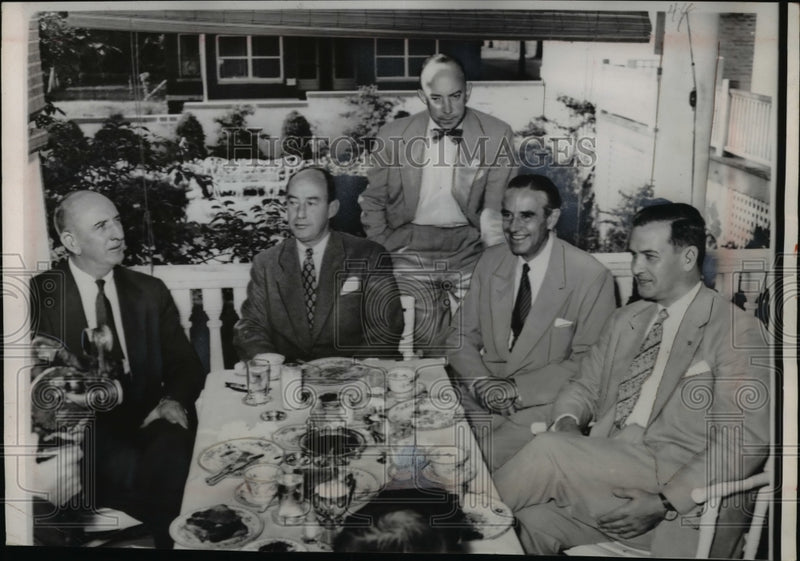 Load image into Gallery viewer, 1952 Press Photo Adlai Stevenson Meets w/ Political Leaders, Russell, Harriman
