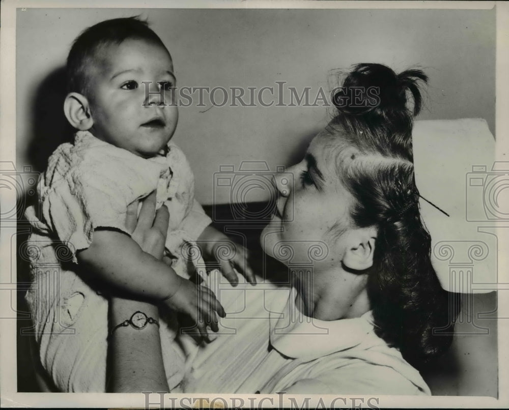 1947 Press Photo Baby Abandoned in Hotel Room, chicago - nef41916