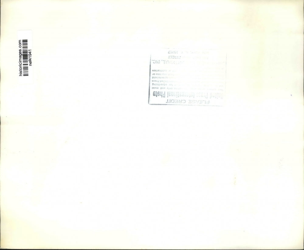 1971 Press Photo Lewis Powell Autographs Sketch of Himself Done at Senate Commit