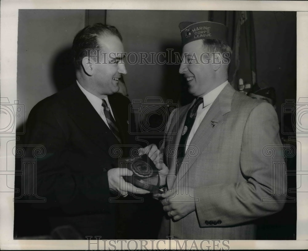 1950 Press Photo Joseph R. McCarthy Given Marine Corps League Award, New Jersey