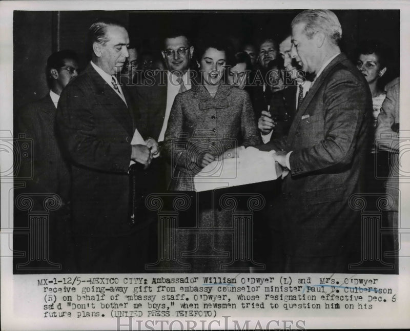 Load image into Gallery viewer, 1952 Press Photo William O'Dwyer &amp; Wife with Paul T. Culbertson in Mexico City
