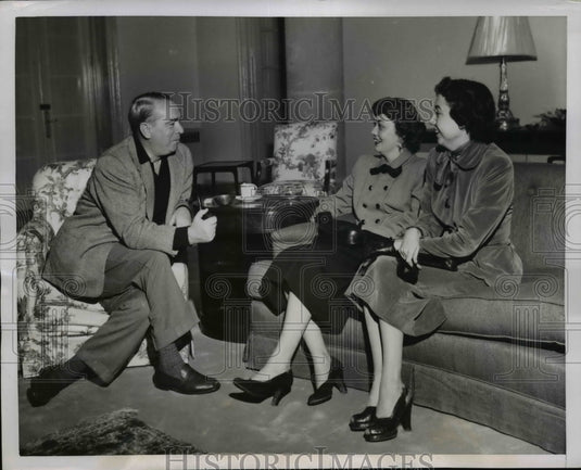 1950 Press Photo William O'Dwyer Interviewed in Mexico City - nef42036