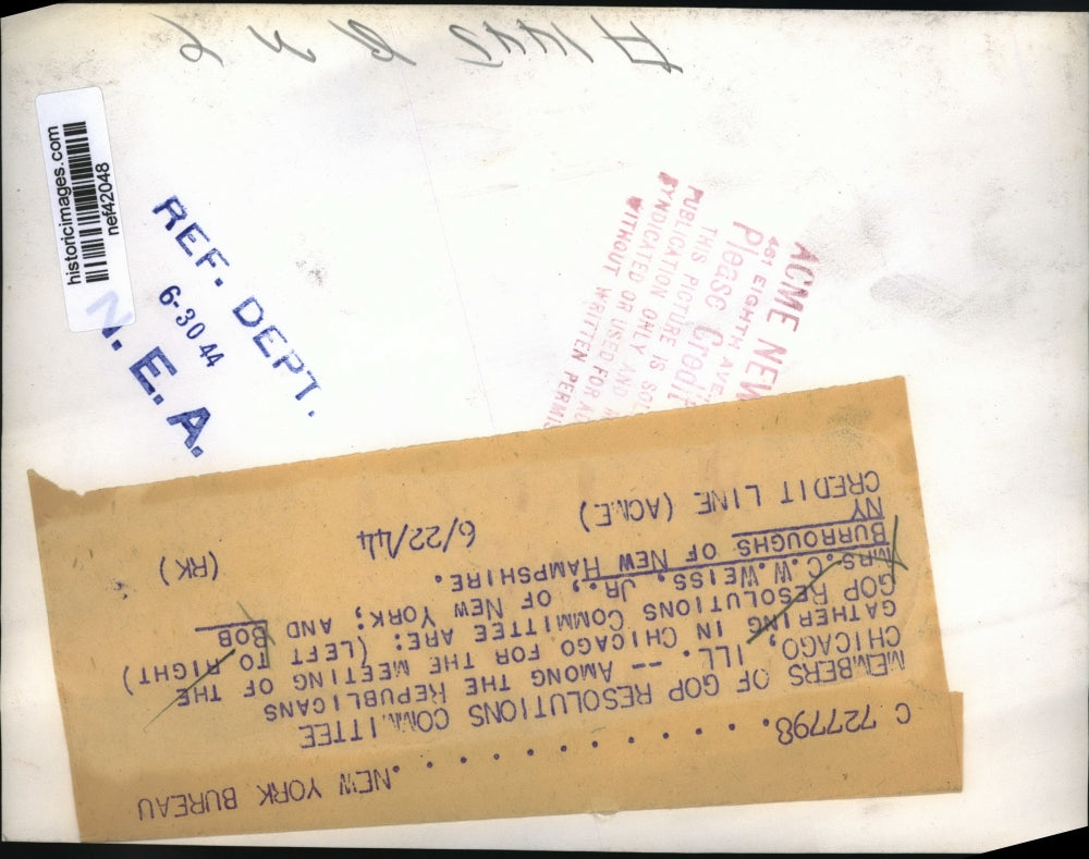 1944 Press Photo Mrs. C.W. Weiss, Jr., Bob Burroughs at GOP Resolutions Meeting