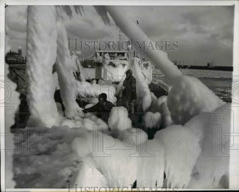 Load image into Gallery viewer, 1961 Press Photo Ice Encrusted Oil Tanker Blur Comet at Docks Chicagos Navy Pier
