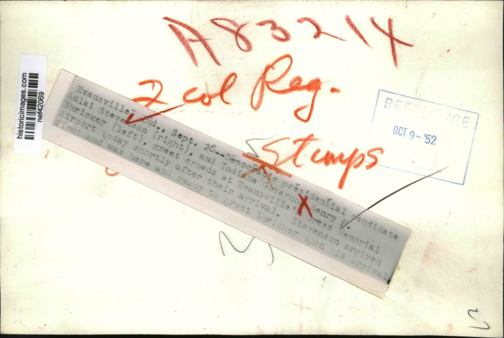 1952 Press Photo Stevenson, Shricker greet crowds at Evansville's Dress Memorial