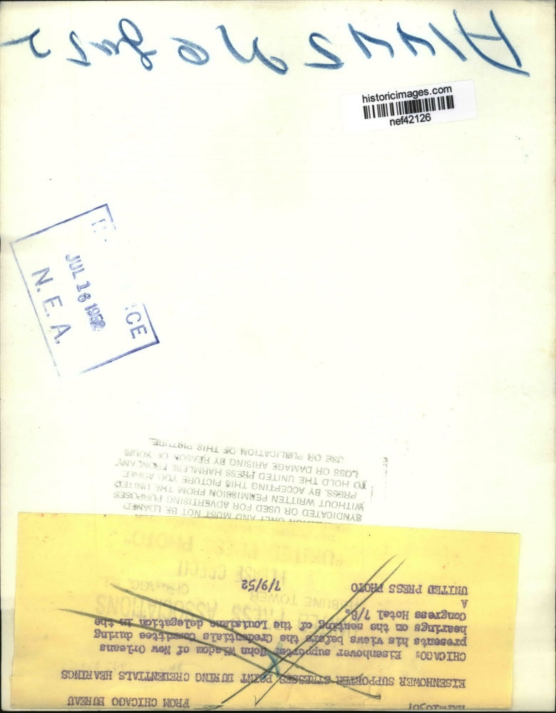 1952 Press Photo John Wiadom stresses point during credentials hearings