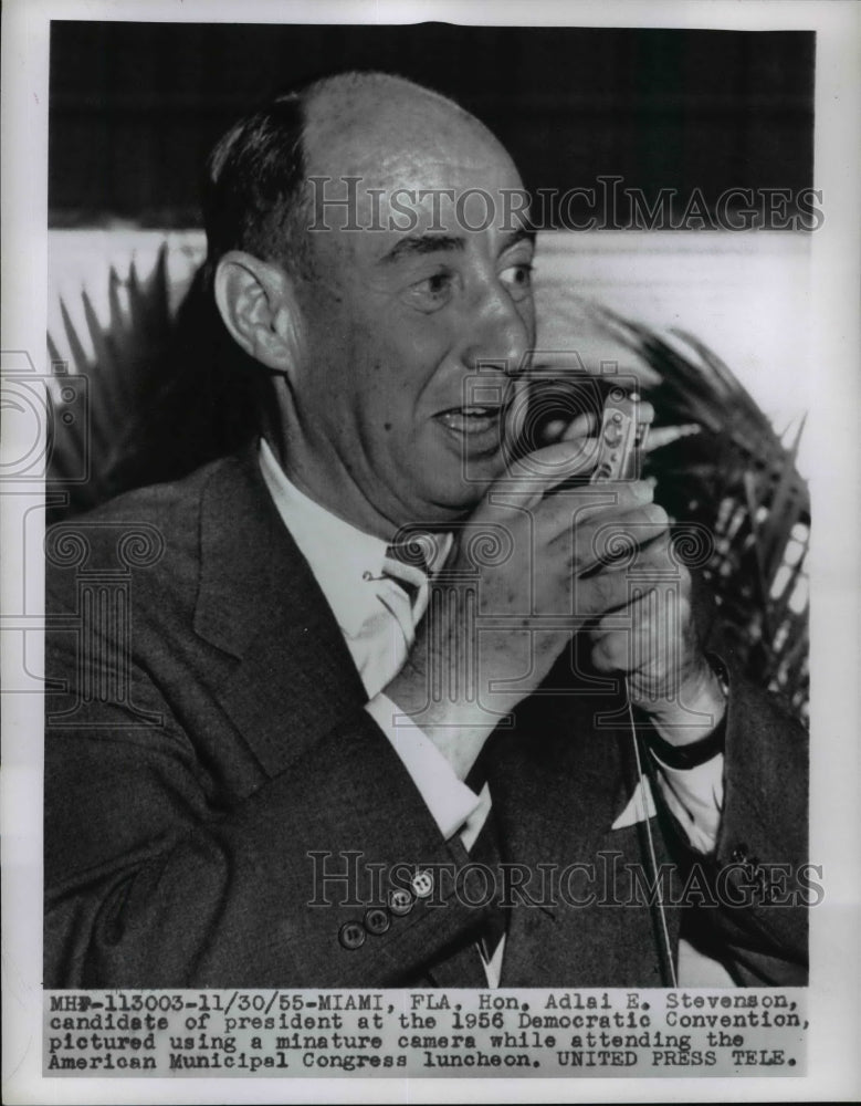 1955 Press Photo Adlai Stevenson at American Municipal congress Luncheon