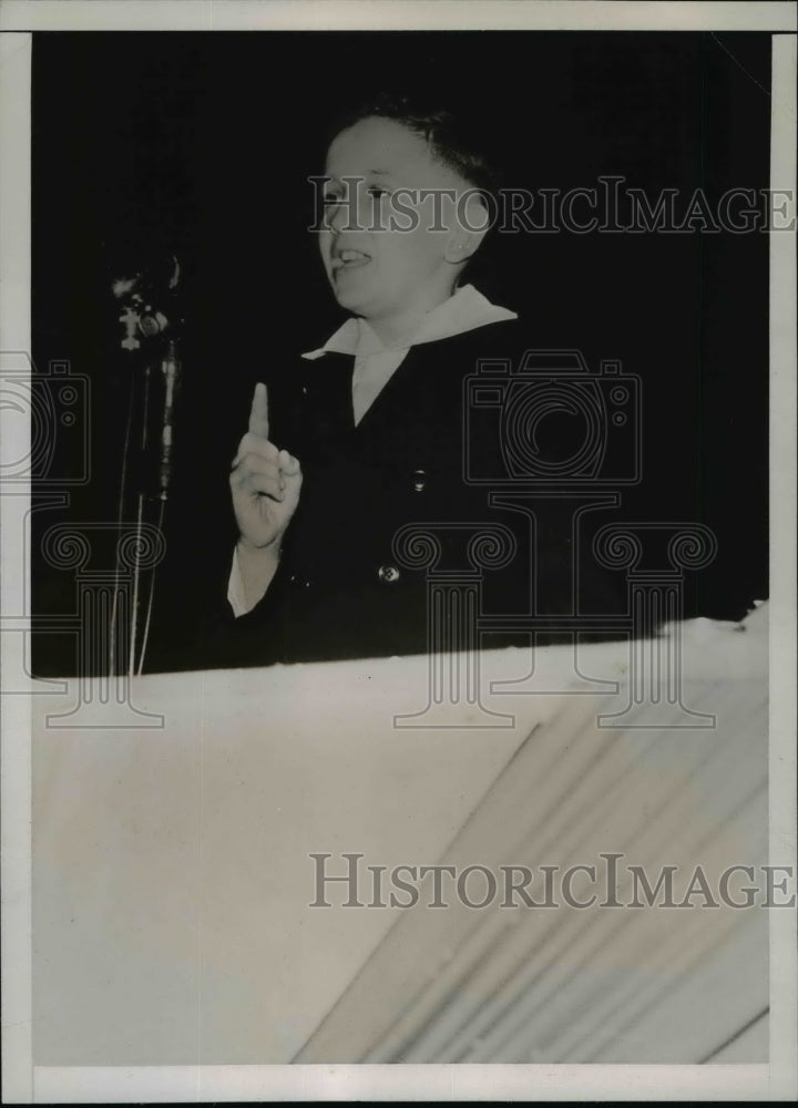 1938 Press Photo John McClellan Jr speaks on behalf of his father, a Congressman