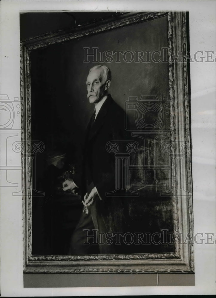 1938 Press Photo Former Secretary of the Treasury Andrew W Mellon in a painting
