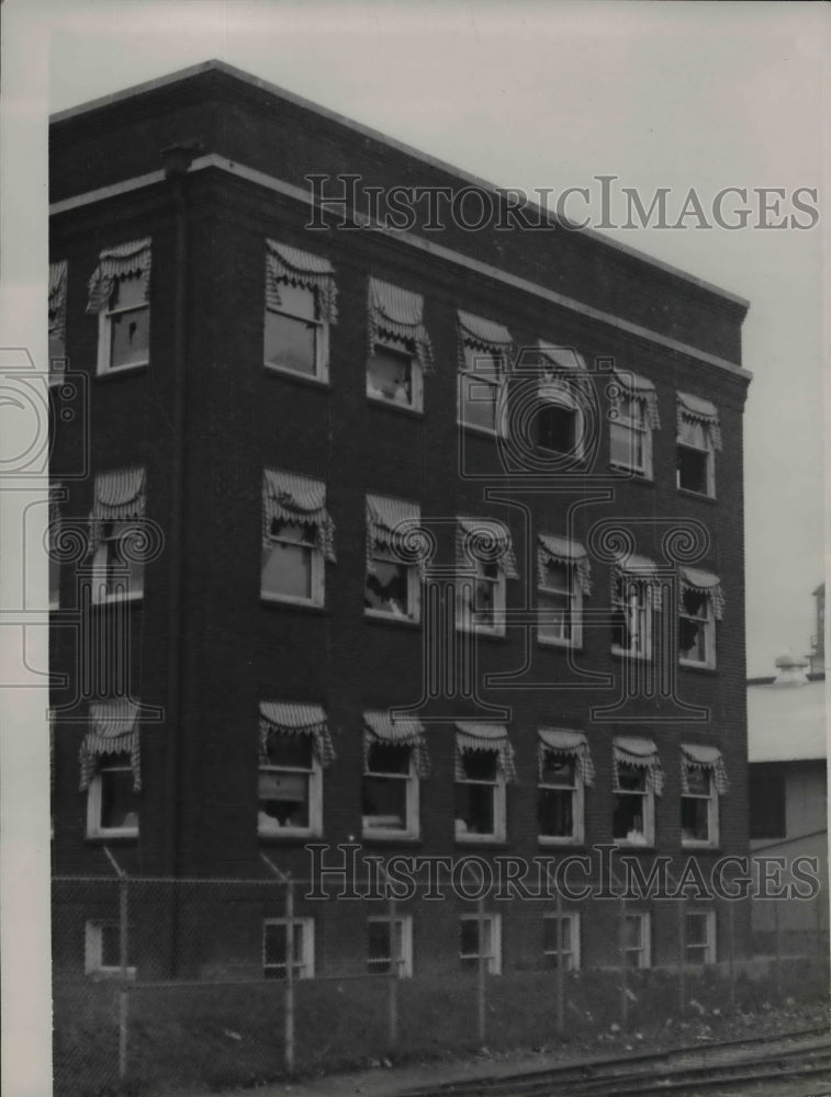 1935 Press Photo Office building where windows were broken in insulators strike