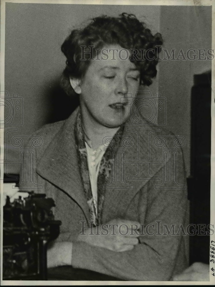 1937 Press Photo Marian Souther Being Booked in Los Angeles - nef42336